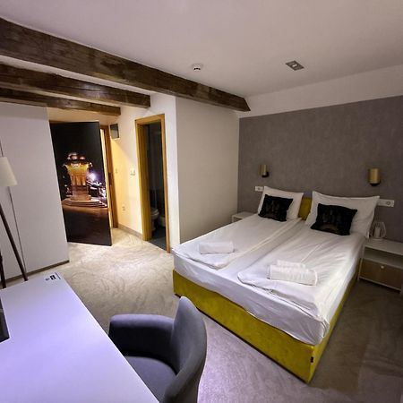 Deluxe Nortel Hotel サラエヴォ エクステリア 写真