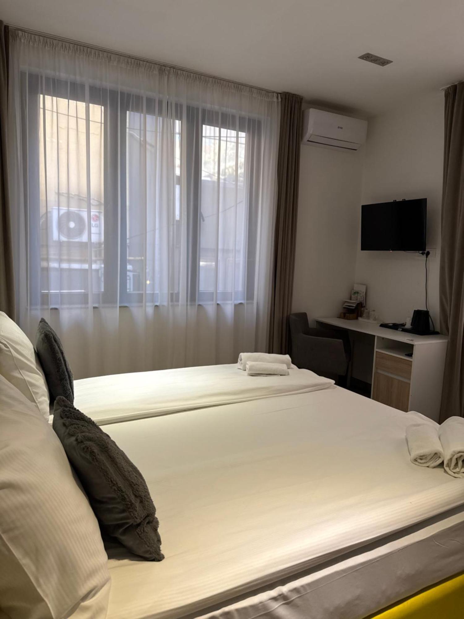 Deluxe Nortel Hotel サラエヴォ エクステリア 写真