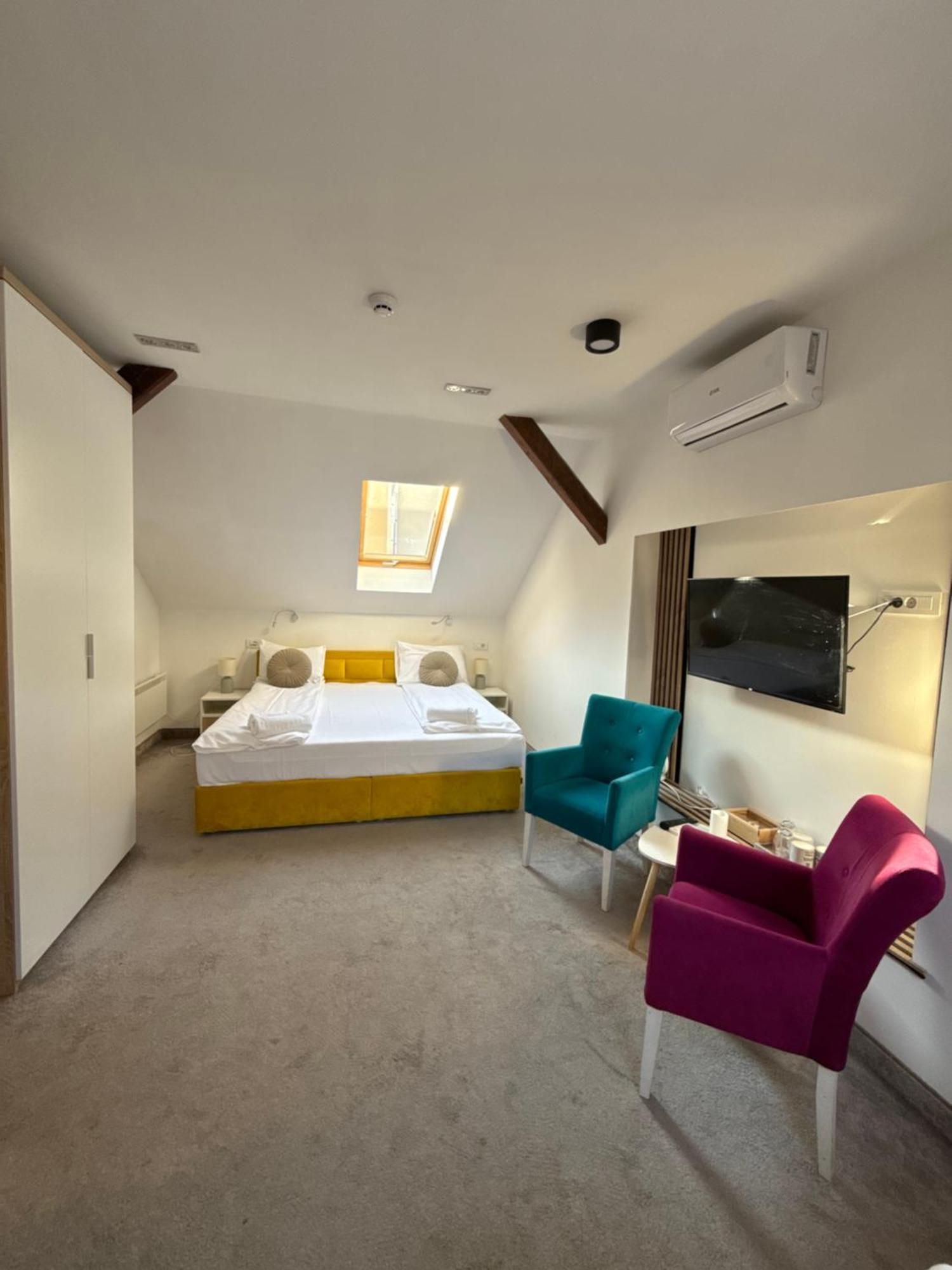 Deluxe Nortel Hotel サラエヴォ エクステリア 写真