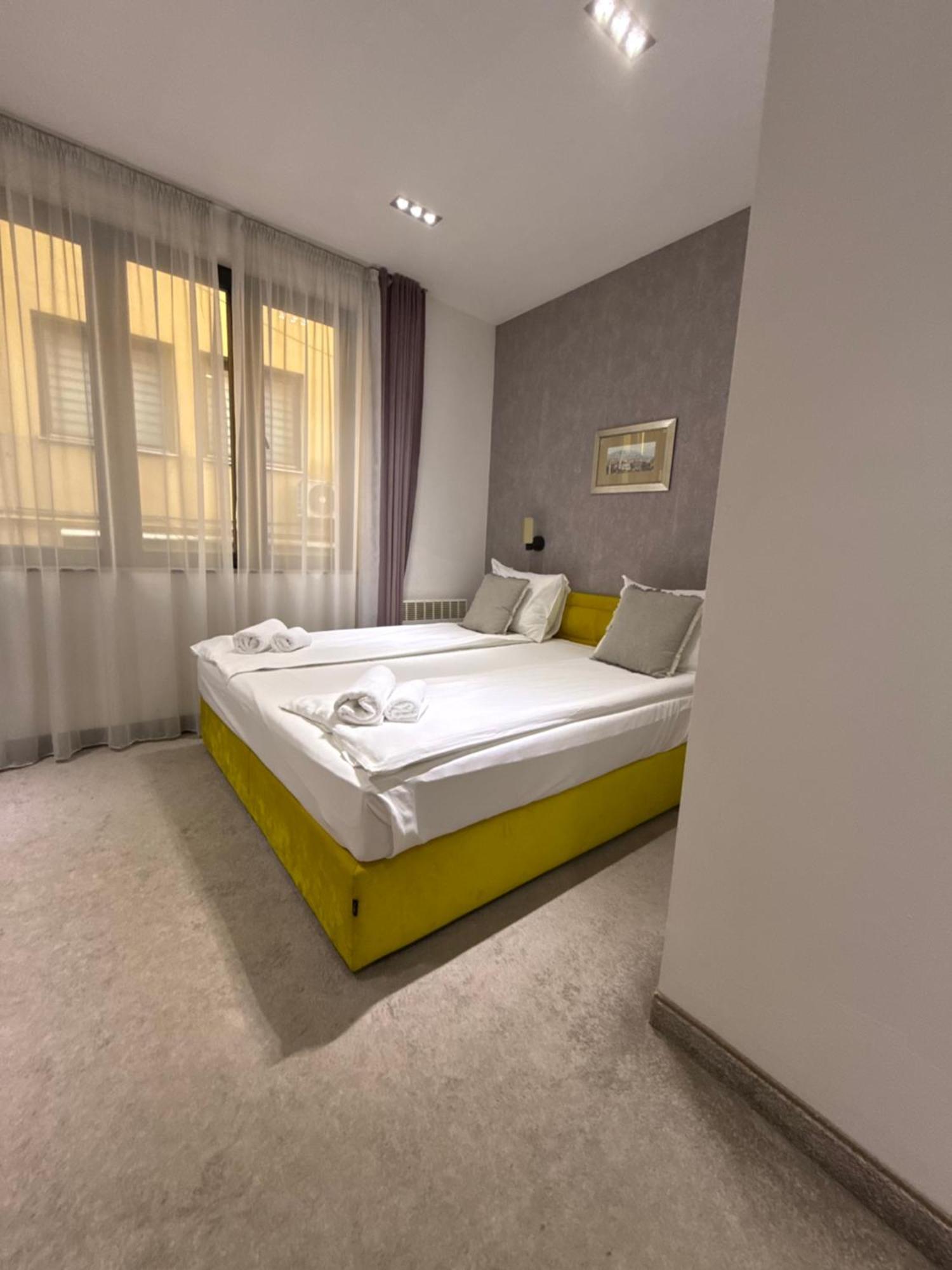 Deluxe Nortel Hotel サラエヴォ エクステリア 写真