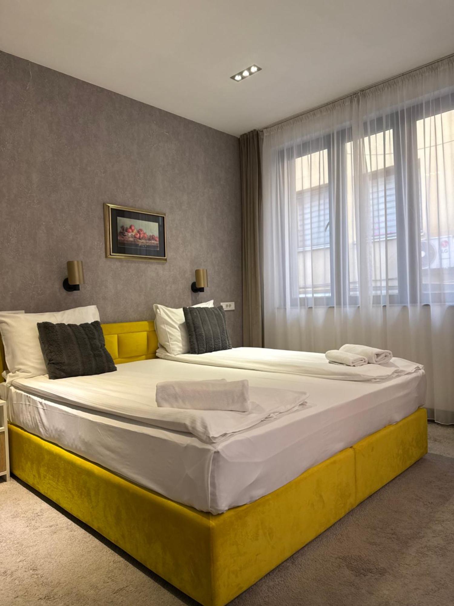 Deluxe Nortel Hotel サラエヴォ エクステリア 写真