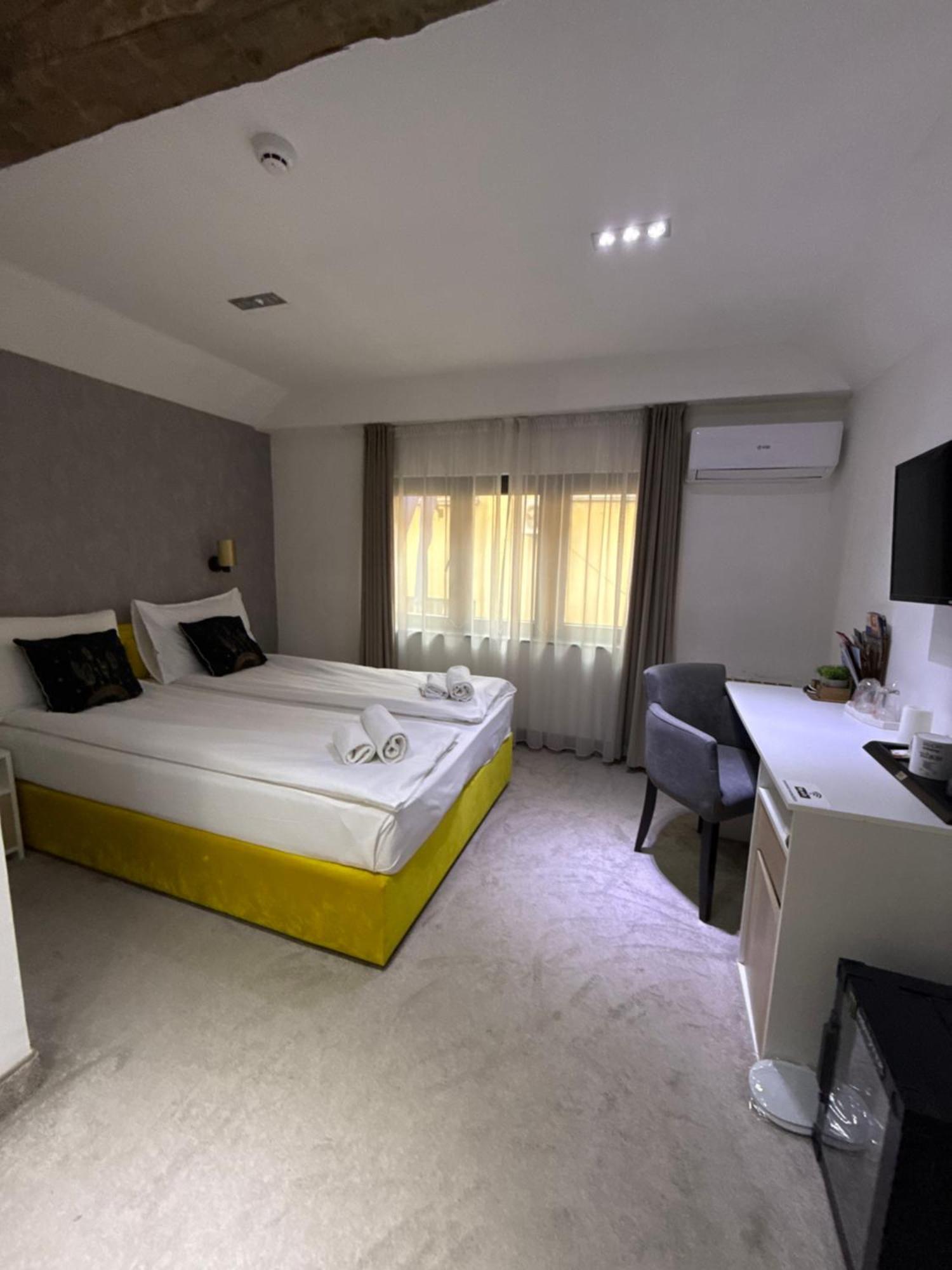 Deluxe Nortel Hotel サラエヴォ エクステリア 写真