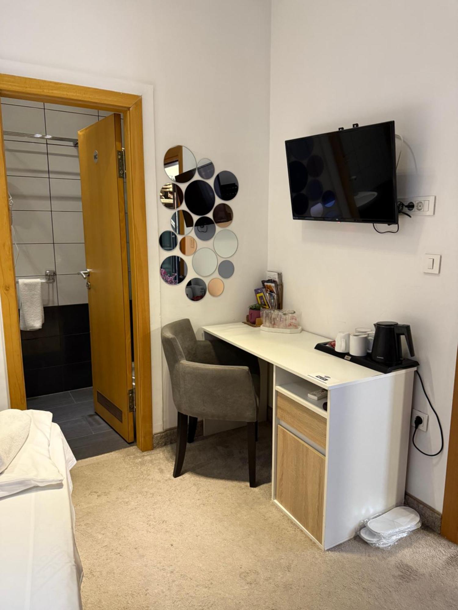 Deluxe Nortel Hotel サラエヴォ エクステリア 写真